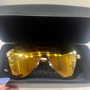 Brand New Versace Sunglasses. Unisex